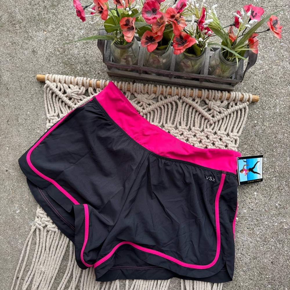 NWT Victoria’s Secret VSX Grey / Pink Athletic Shorts Size Medium Y2K Vintage